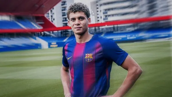 الأهلي يرد على فشل انتقال حمزة عبد الكريم إلى برشلونة
