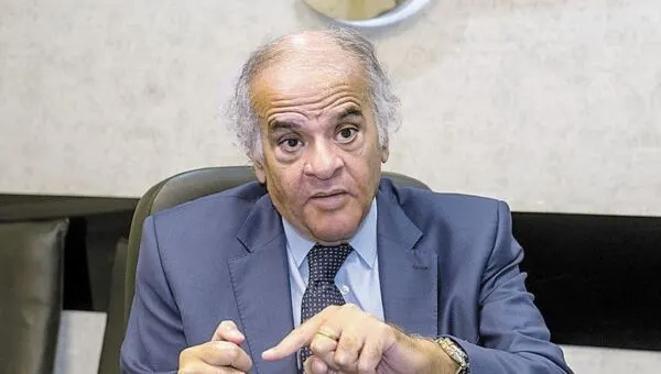 ممدوح عباس يفتح النار.. تحقيقات داخل الزمالك بسبب «مهزلة الـ20 يومًا