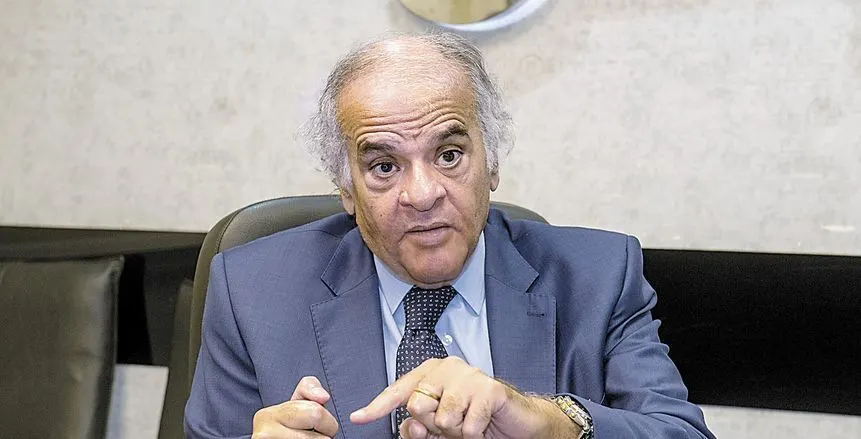 ممدوح عباس يفتح النار.. تحقيقات داخل الزمالك بسبب «مهزلة الـ20 يومًا