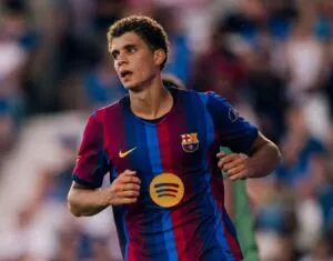 فليك يمنح حمزة عبد الكريم فرصة عمرة مع برشلونة بعد تألقه في المعسكر