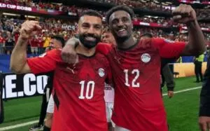 مواعيد مباريات اليوم السبت والقنوات المفتوحة.. ظهور منتظر لمحمد صلاح وهيثم حسن