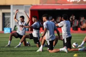 7 غيابات تضرب الأهلي أمام زد.. وعموتة يستبعد ثنائيًا مغربيًا