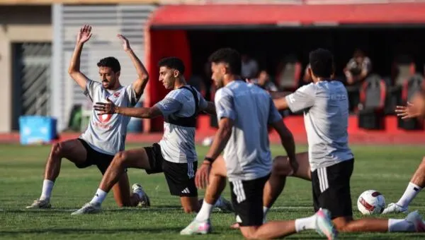 7 غيابات تضرب الأهلي أمام زد.. وعموتة يستبعد ثنائيًا مغربيًا