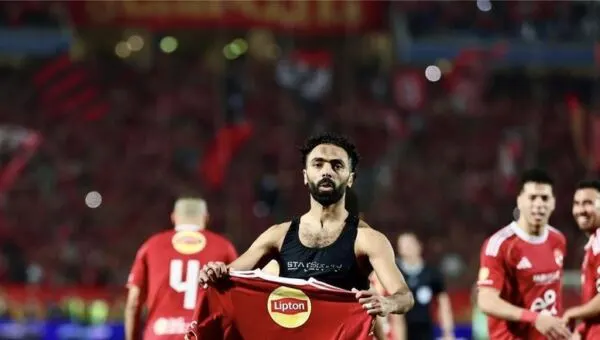 رد فعل مثير من حسين الشحات بعد استبعاده أمام سموحة.. ماذا فعل؟