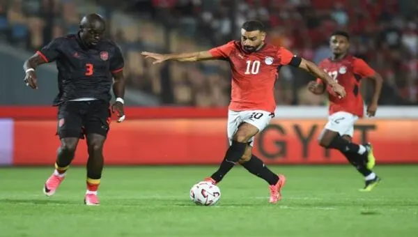 عاجل..محمد صلاح يغادر معسكر منتخب مصر.. وحقيقة وجود خلاف مع حسام حسن