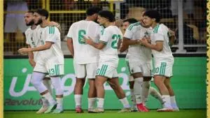 مدافع الجزائر يدخل حسابات الأهلي.. وأمير هشام يكشف التفاصيل