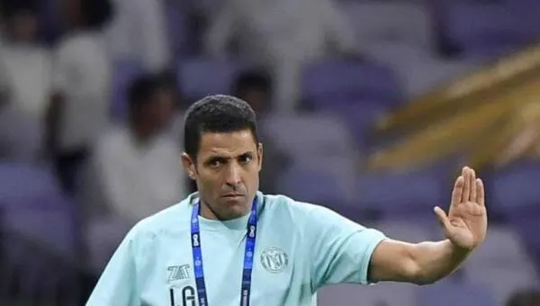 الحزن يسيطر على نجم  الاهلي بسبب موقف عموتة