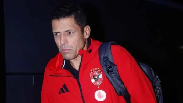 عموتة يحدد 3 مدافعين للأهلي ويفتح الباب أمام رحيل ياسين مرعي